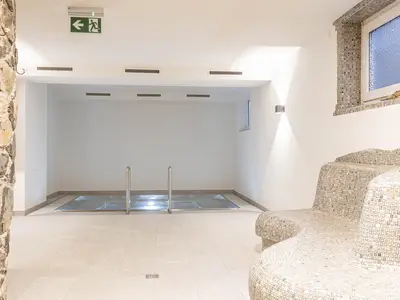 PoolOfHouse