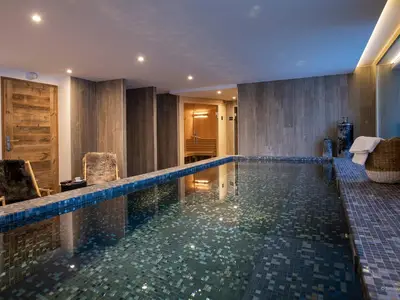 PoolOfHouse