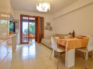 23757974-Ferienwohnung-5-Letojanni-300x225-2