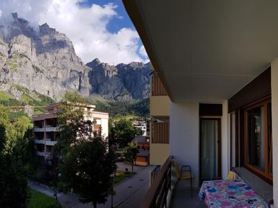 Nordwest-Blick vom Balkon auf den Gemmipass und Daubenhorn