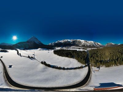 Direkte Umgebung des Objekts. Panorama Winter