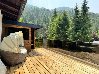 Terrasse mit Sauna