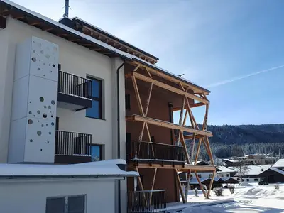 Seitenansicht vom Haus