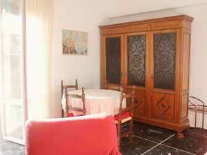 24037971-Ferienwohnung-5-Levanto-300x225-2