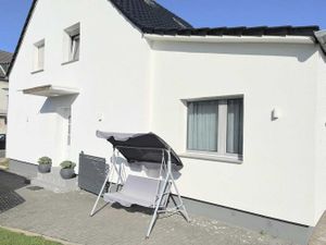 23585889-Ferienwohnung-5-Leverkusen-300x225-1