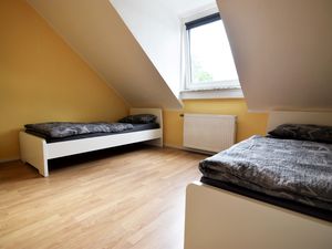 23472939-Ferienwohnung-5-Leverkusen-300x225-2