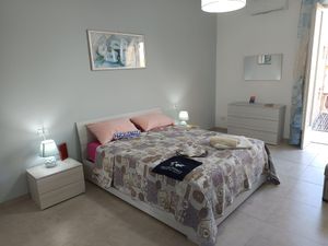 24043420-Ferienwohnung-4-Licata-300x225-3