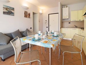 23733741-Ferienwohnung-4-Lido Di Dante-300x225-2