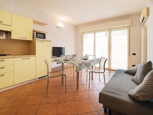 23733741-Ferienwohnung-4-Lido Di Dante-300x225-5