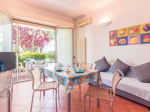 23728450-Ferienwohnung-4-Lido Di Dante-300x225-1