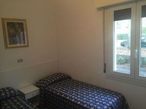 23336887-Ferienwohnung-5-Lido Di Jesolo-300x225-3