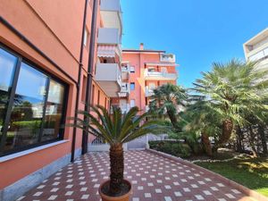 23775491-Ferienwohnung-6-Lido Di Jesolo-300x225-5