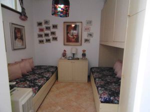 23959995-Ferienwohnung-5-Lido Di Jesolo-300x225-4