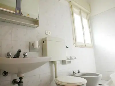 Badezimmer mit Dusche