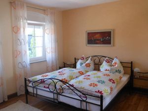 23937420-Ferienwohnung-8-Lieg-300x225-4