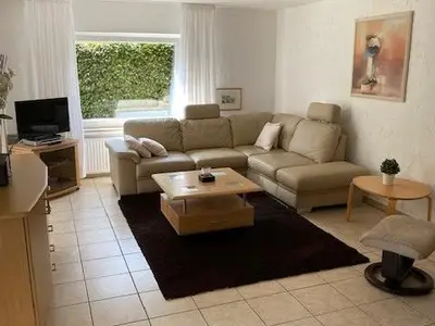 Wohnzimmer mit großer Sitzcouch