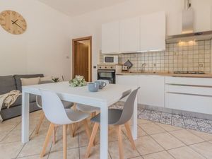 23691750-Ferienwohnung-3-Lierna-300x225-2