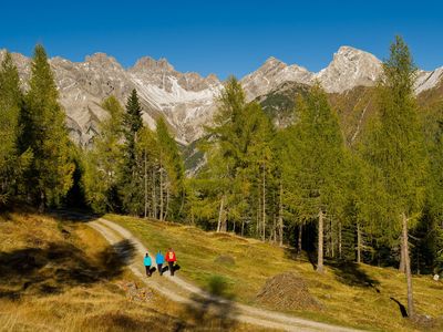 Wandertag  mit der Familie im Herbst