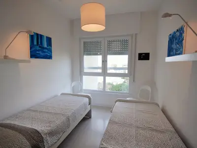 Schlafbereich. Schlafzimmer with two single beds