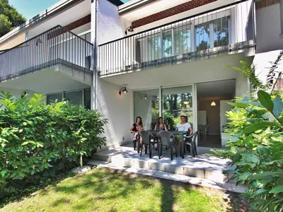 Ferienwohnung für 8 Personen (65 m²) in Lignano 2/10