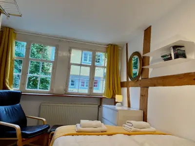 Schlafzimmer 1