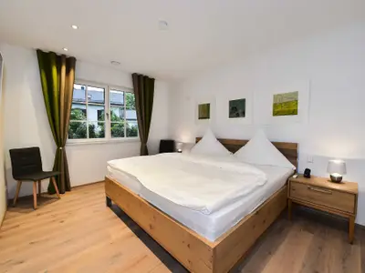Schlafzimmer 1