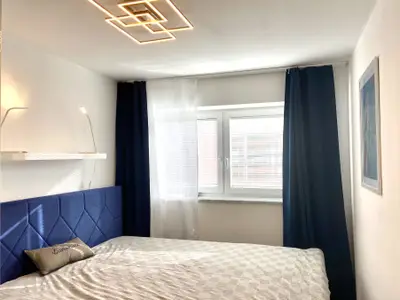 Schlafzimmer 1