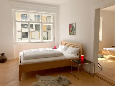 Schlafzimmer 1