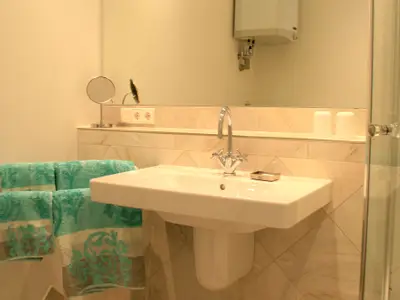 Badezimmer 1