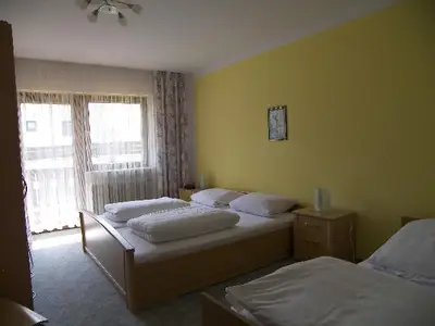 W2 Schlafzimmer 1