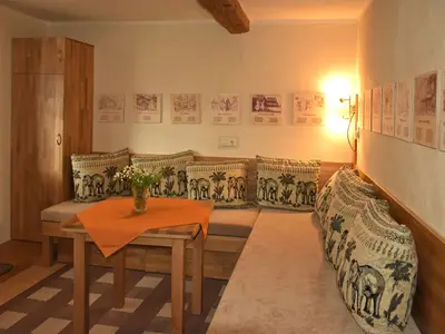 Ferienwohnung 3: Sitzecke im Wohnraum