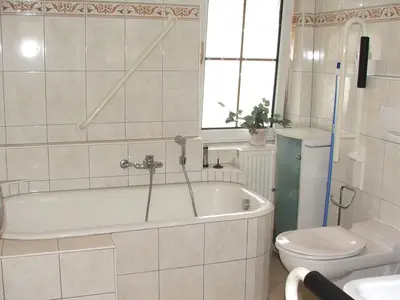 Ferienwohnung 3: Badezimmer