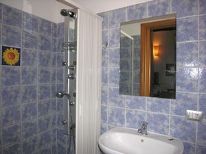 23534622-Ferienwohnung-2-Lipari-300x225-4