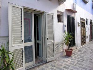 23534622-Ferienwohnung-2-Lipari-300x225-5