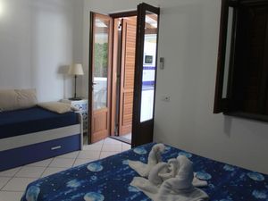 23516758-Ferienwohnung-2-Lipari-300x225-5