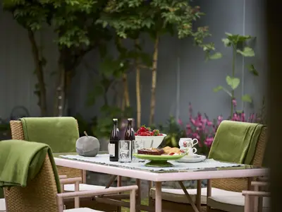 Sitzgelegenheit im Garten beim Haus Tourneur in Lippetal