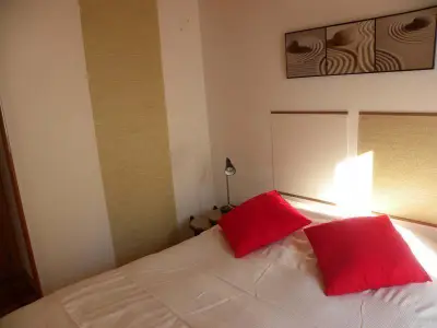 Schlafzimmer 1