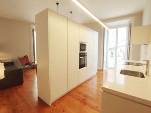 24048664-Ferienwohnung-6-Lissabon-300x225-3