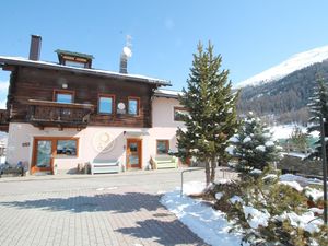 23483799-Ferienwohnung-2-Livigno-300x225-1