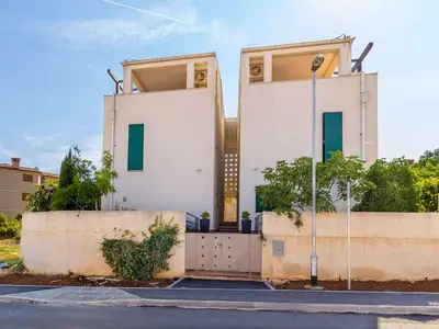 Ferienwohnung für 6 Personen (67 m²) in Liznjan 1/10