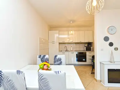 Ferienwohnung für 2 Personen (52 m²) in Liznjan 6/10