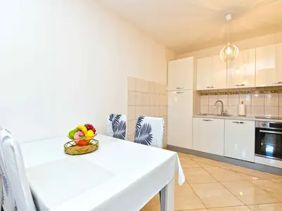 Ferienwohnung für 2 Personen (52 m²) in Liznjan 9/10