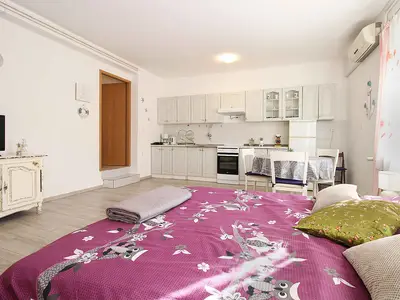 Ferienwohnung für 3 Personen (38 m²) in Liznjan 1/10