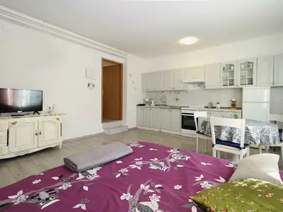 Ferienwohnung für 3 Personen (38 m²) in Liznjan 3/10
