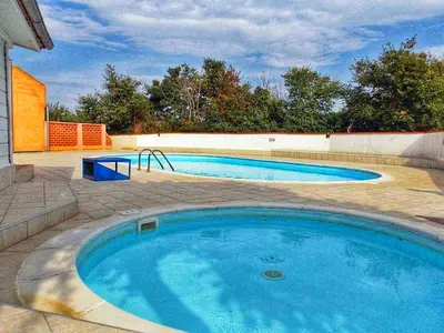PoolOfHouse