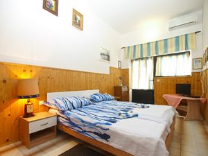 23532340-Ferienwohnung-2-Ližnjan-300x225-5