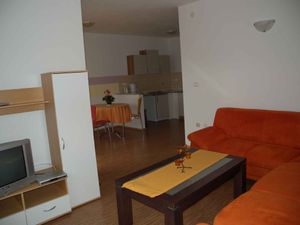 23773381-Ferienwohnung-4-Ližnjan-300x225-3