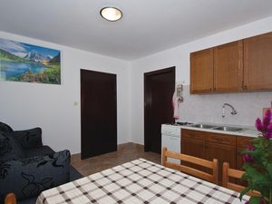 23729964-Ferienwohnung-4-Ližnjan-300x225-1