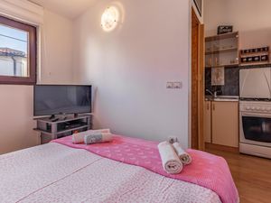 23731597-Ferienwohnung-2-Ližnjan-300x225-4