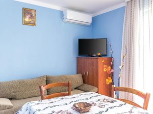 23736862-Ferienwohnung-3-Ližnjan-300x225-5